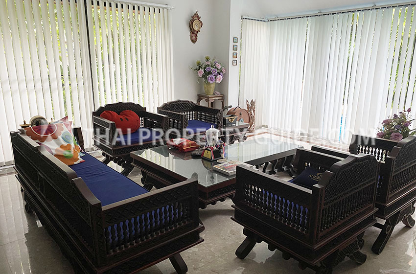 House with Private Pool in Nichada Thani 